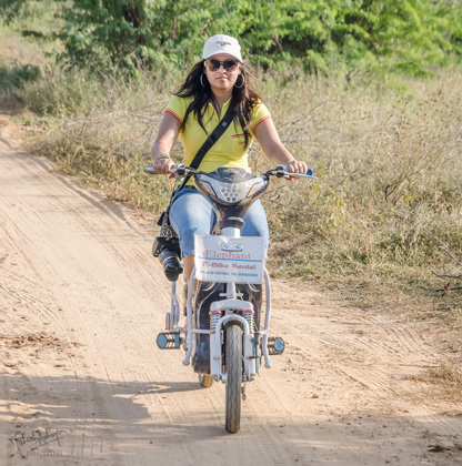 Hurtling through the plains of Bagan, on my e-bike!