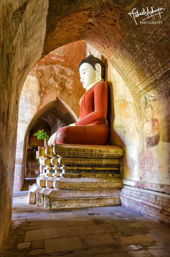Buddha statue inside Sulamani Temple