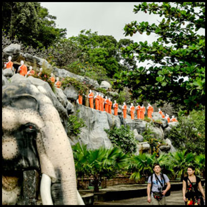 footsteps-in-dambulla-3