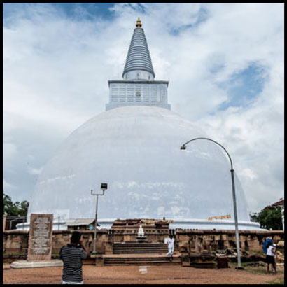 footsteps-in-the-ancient-cities-of-sri-lanka-anuradhapura-3