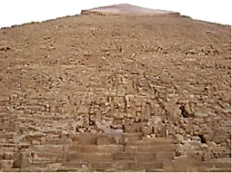 footsteps-inegypt-the-great-pyramids-of-giza-1