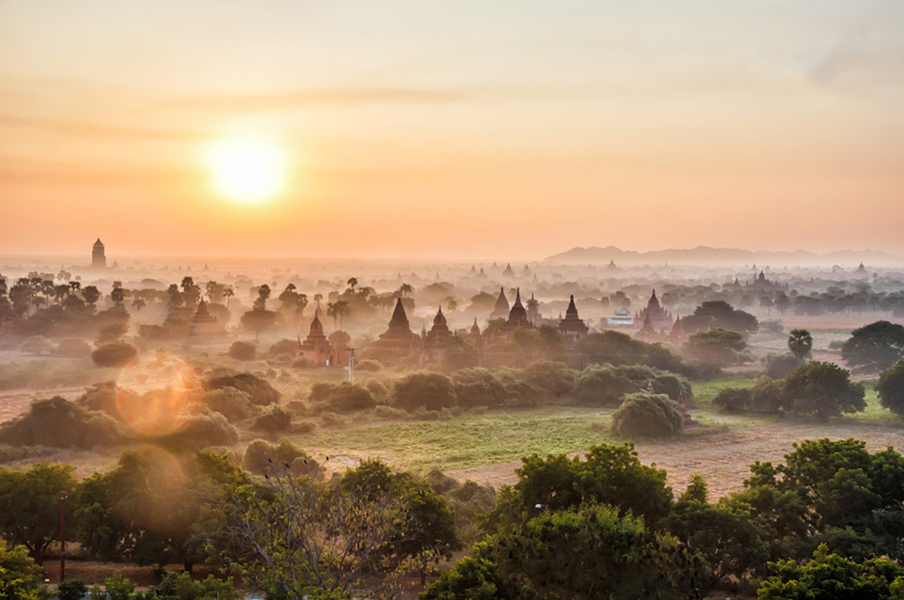 Sunrise over the plains of Bagan