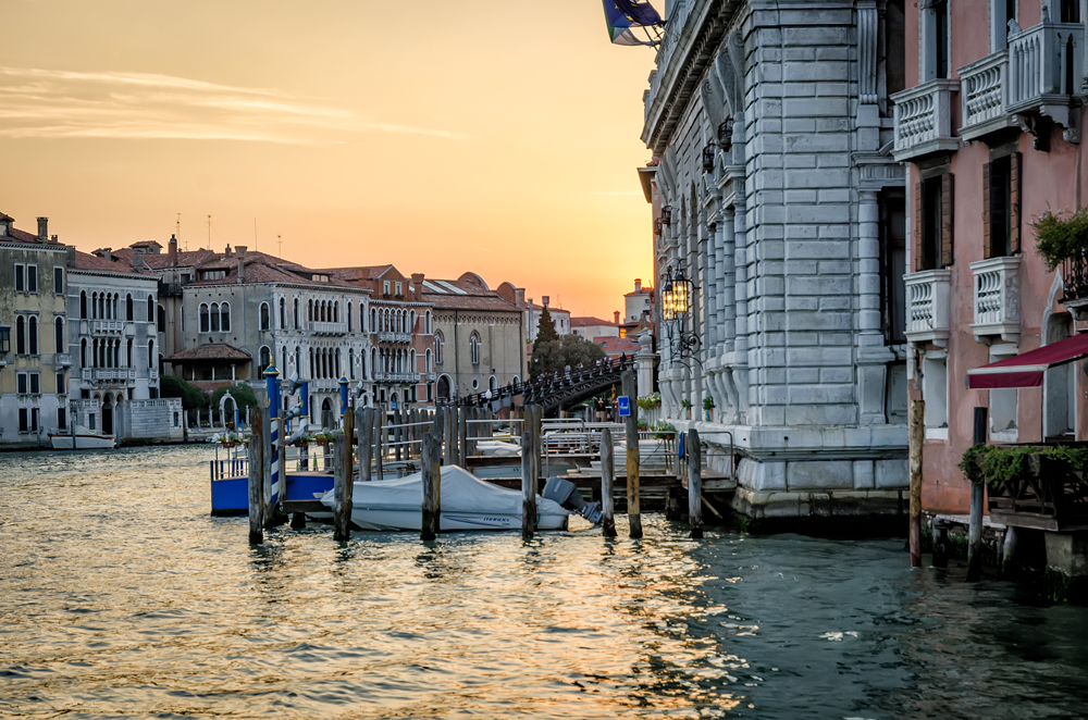 Dusk sets upon Venice