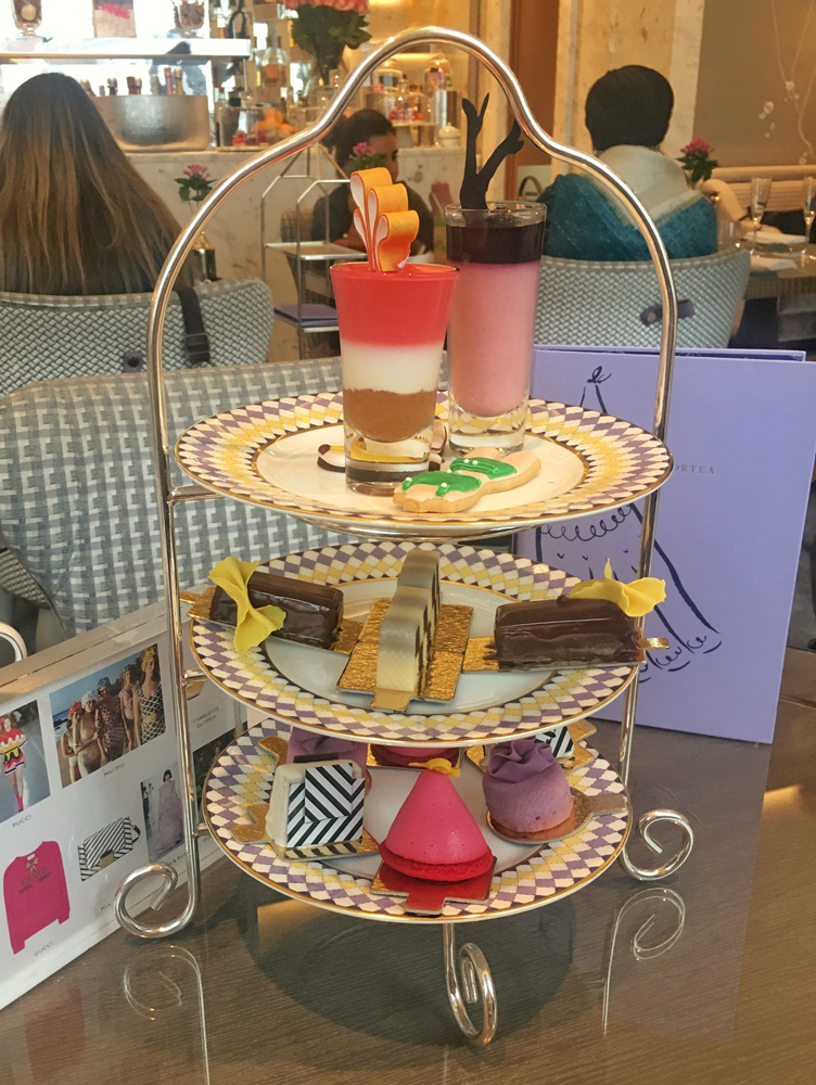 The piece de resistance: the cake stand!