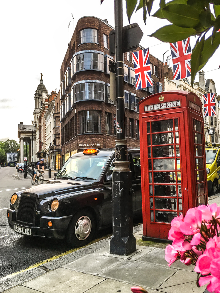 Iconic London: Black Cabs and Red Phone Booths