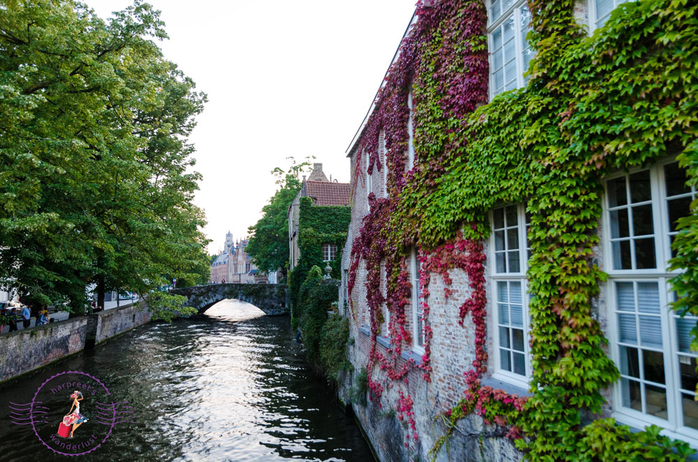 Pretty-as-a-picture-canals-in-Brugges